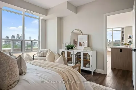 736 Spadina Avenue Toronto ON M5J 2J6