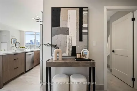 736 Spadina Avenue Toronto ON M5J 2J6