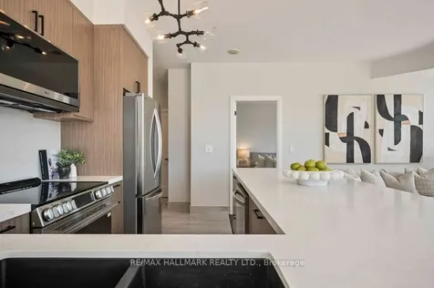 736 Spadina Avenue Toronto ON M5J 2J6