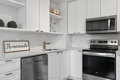35 Hayden Street Toronto ON M4Y 3C3