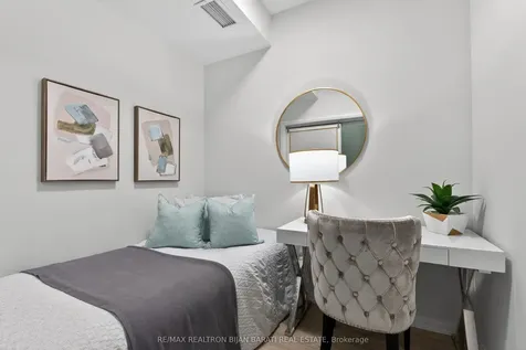 35 Hayden Street Toronto ON M4Y 3C3