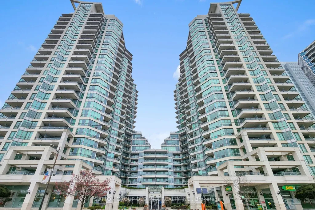 228 Queens Quay W Toronto ON M5J 2X1