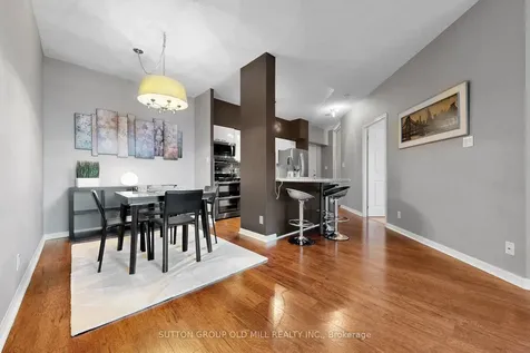 228 Queens Quay W Toronto ON M5J 2X1
