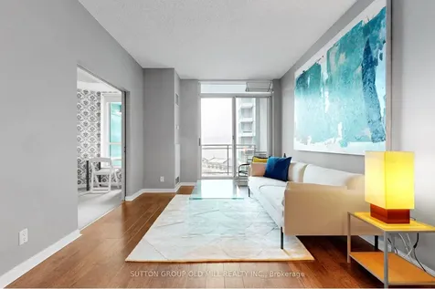 228 Queens Quay W Toronto ON M5J 2X1