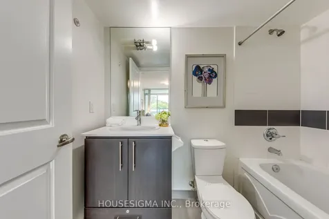 17 Anndale Drive Toronto ON M2N 2W7