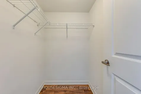 17 Anndale Drive Toronto ON M2N 2W7