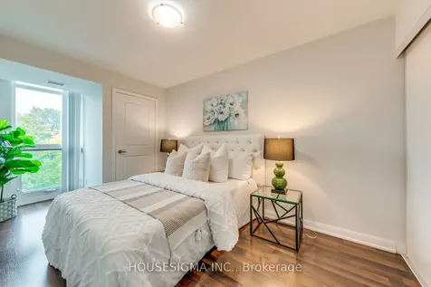 17 Anndale Drive Toronto ON M2N 2W7