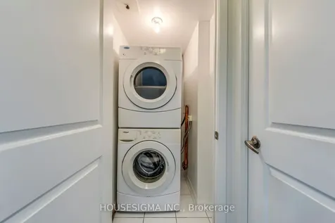 17 Anndale Drive Toronto ON M2N 2W7