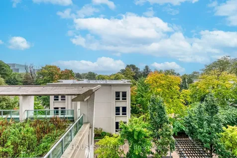17 Anndale Drive Toronto ON M2N 2W7