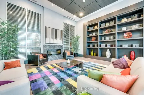 17 Anndale Drive Toronto ON M2N 2W7