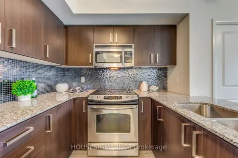 17 Anndale Drive Toronto ON M2N 2W7