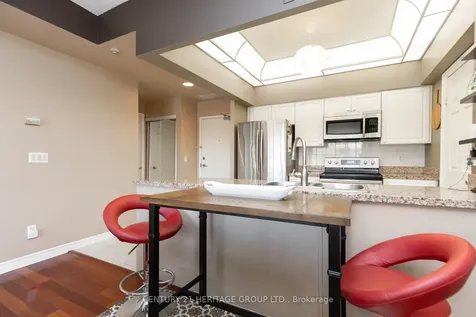 211 Randolph Road Toronto ON M4G 4H1