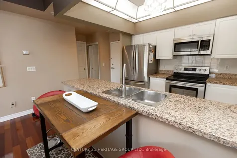 211 Randolph Road Toronto ON M4G 4H1