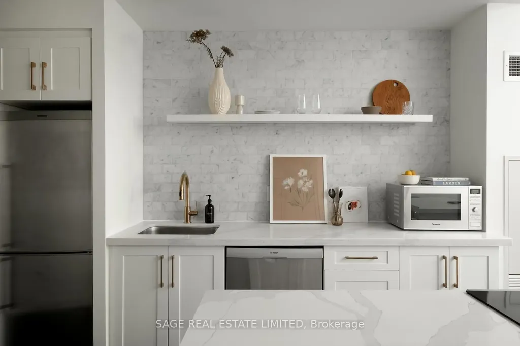 38 Dan Leckie Way Toronto ON M5V 2V6