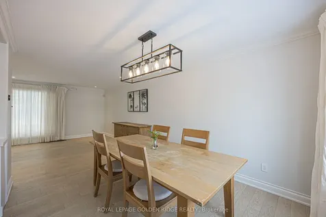 18 Deerpath Road Toronto ON M3A 1R5