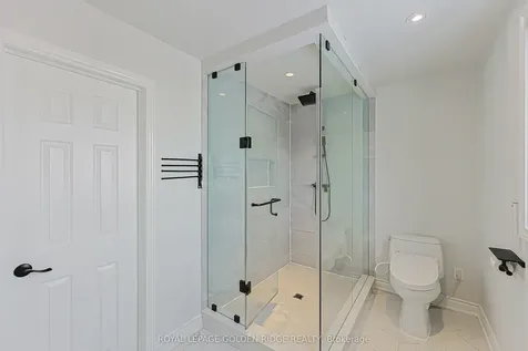 18 Deerpath Road Toronto ON M3A 1R5