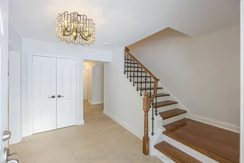 18 Deerpath Road Toronto ON M3A 1R5