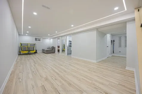 18 Deerpath Road Toronto ON M3A 1R5