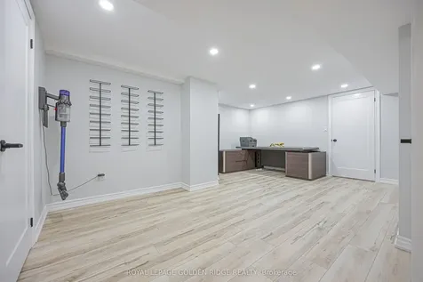 18 Deerpath Road Toronto ON M3A 1R5