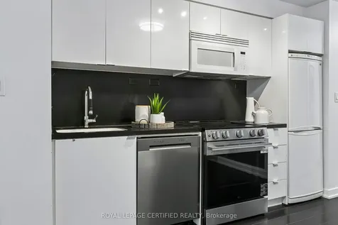 10 Capreol Court Toronto ON M5V 4B3