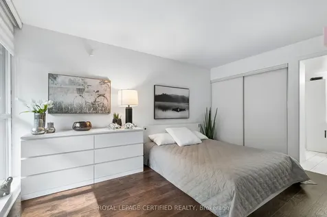 10 Capreol Court Toronto ON M5V 4B3