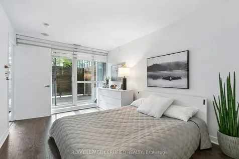 10 Capreol Court Toronto ON M5V 4B3