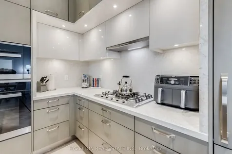 455 Wellington Street W Toronto ON M5V 0V8