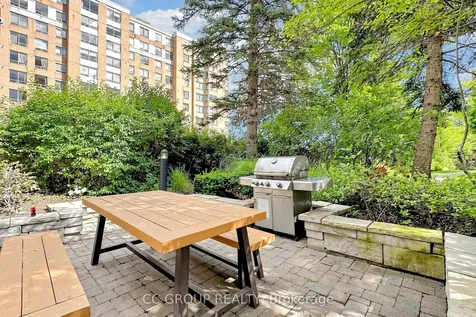 15 Northtown Way Toronto ON M2N 7A2
