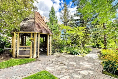 15 Northtown Way Toronto ON M2N 7A2