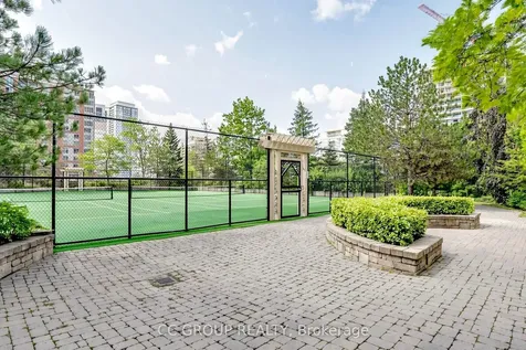 15 Northtown Way Toronto ON M2N 7A2