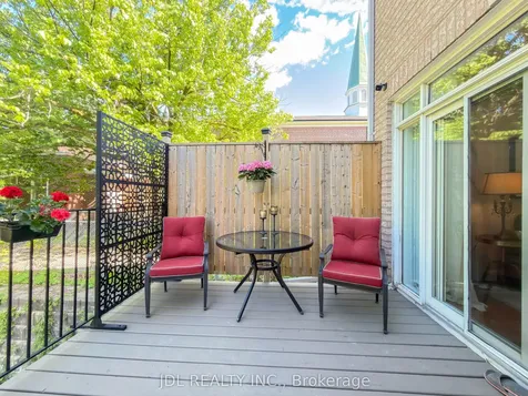 369 Kenneth Avenue Toronto ON M2N 4V9