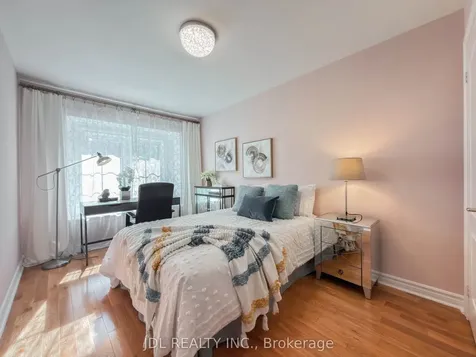 369 Kenneth Avenue Toronto ON M2N 4V9