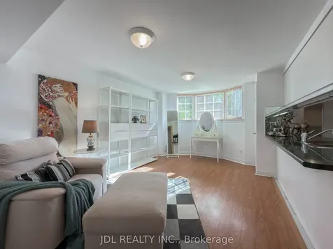 369 Kenneth Avenue Toronto ON M2N 4V9
