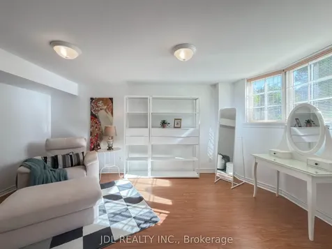 369 Kenneth Avenue Toronto ON M2N 4V9