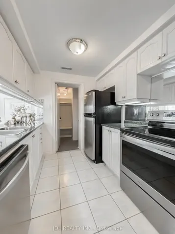 369 Kenneth Avenue Toronto ON M2N 4V9