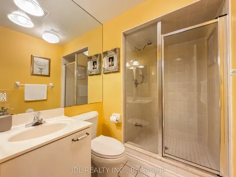 369 Kenneth Avenue Toronto ON M2N 4V9