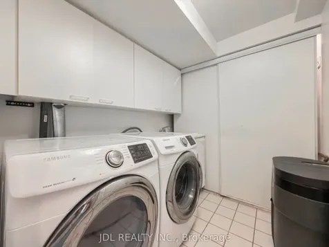 369 Kenneth Avenue Toronto ON M2N 4V9