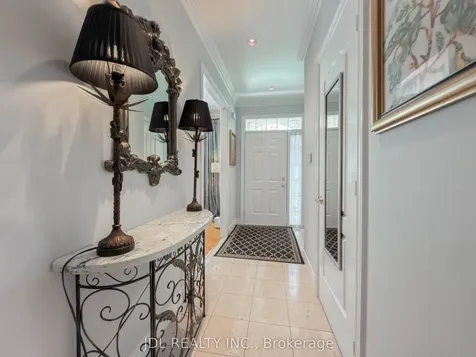 369 Kenneth Avenue Toronto ON M2N 4V9