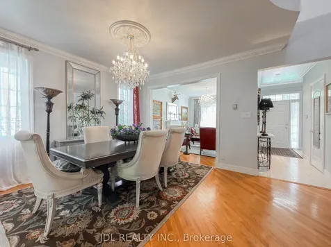 369 Kenneth Avenue Toronto ON M2N 4V9