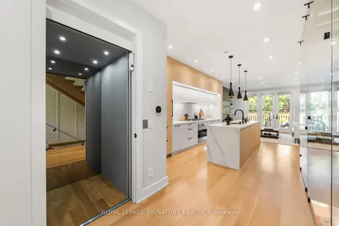 588 Woburn Avenue Toronto ON M5M 1L9