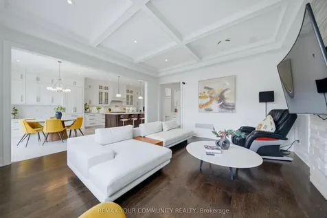116 Frontenac Avenue Toronto ON M5N 1Z8