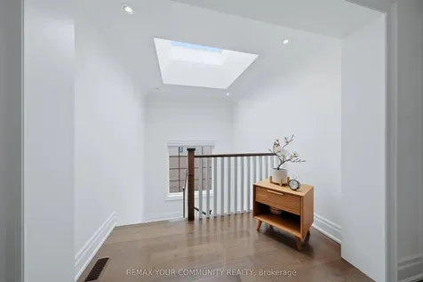 116 Frontenac Avenue Toronto ON M5N 1Z8