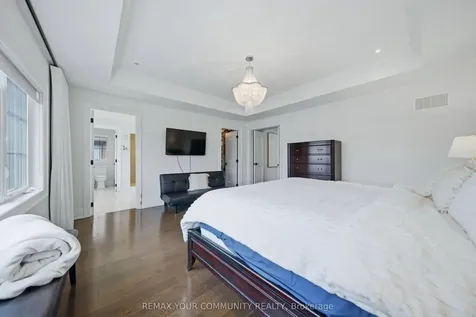 116 Frontenac Avenue Toronto ON M5N 1Z8