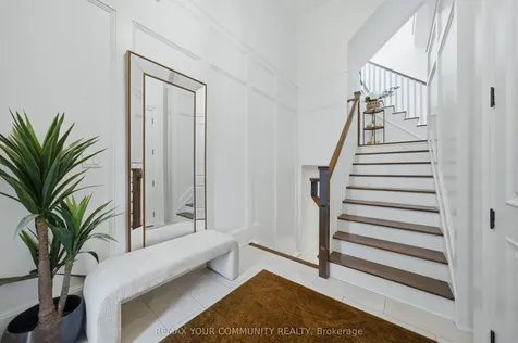 116 Frontenac Avenue Toronto ON M5N 1Z8