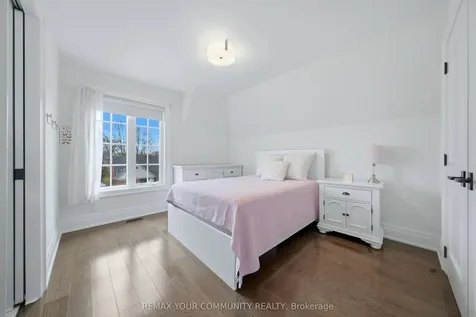116 Frontenac Avenue Toronto ON M5N 1Z8