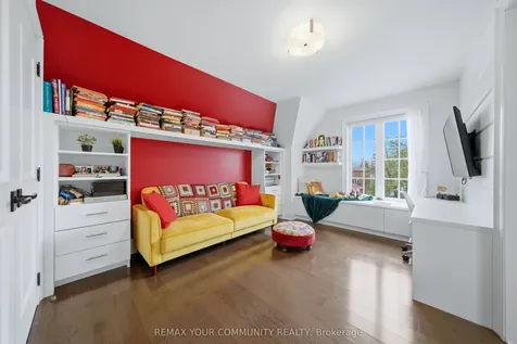 116 Frontenac Avenue Toronto ON M5N 1Z8