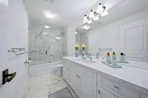 116 Frontenac Avenue Toronto ON M5N 1Z8