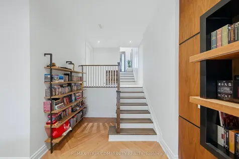 116 Frontenac Avenue Toronto ON M5N 1Z8