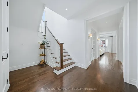 116 Frontenac Avenue Toronto ON M5N 1Z8