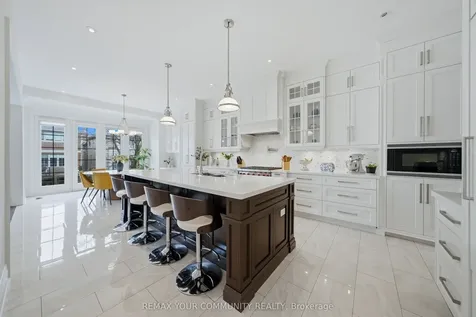 116 Frontenac Avenue Toronto ON M5N 1Z8